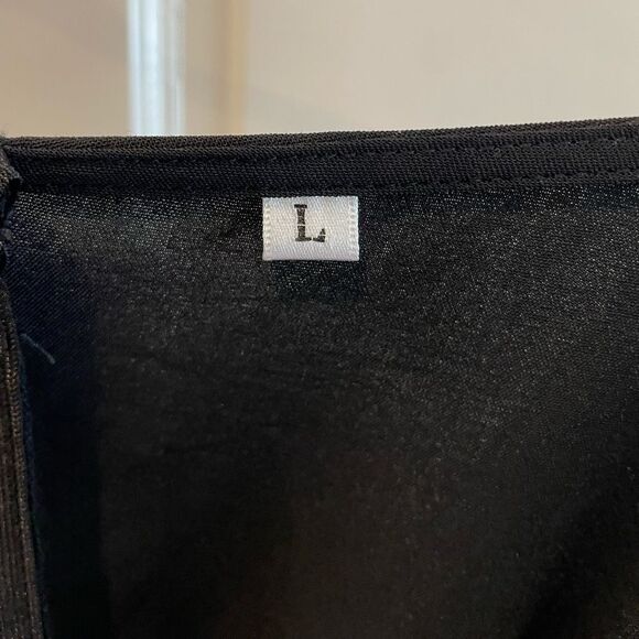 Short Sleeve Midi Dress V-Neck & Scalloped Bottom Hem Black Size Large - Picture 3 of 5